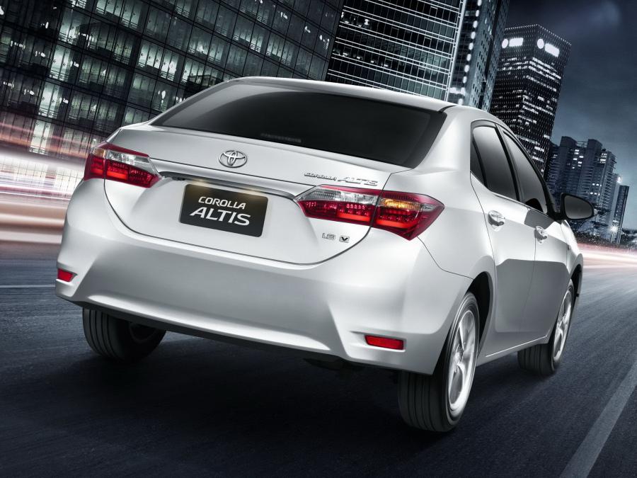  Toyota Corolla Altis 2013 года  (фото 2 из 3)